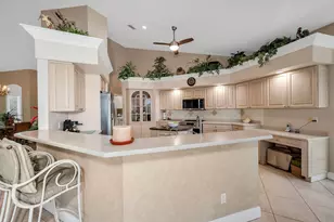 21 Hickory Ct, Marco Island, FL 34145 - Photo 4