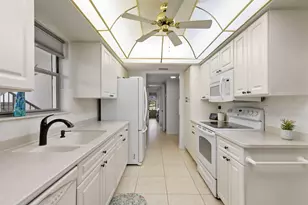 931 Collier Ct, Marco Island, FL 34145 - Photo 10