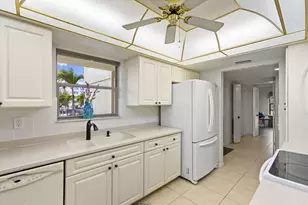 931 Collier Ct, Marco Island, FL 34145 - Photo 10