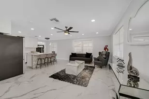 3954 Coconut Cir N, Naples, FL 34104 - Photo 6