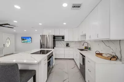 3954 Coconut Circle N, Naples, FL 34104 - Photo 10