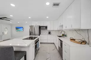 3954 Coconut Cir N, Naples, FL 34104 - Photo 10