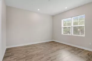 268 Indies Dr E, Naples, FL 34114 - Photo 8