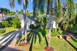 934 Marble Dr, Naples, FL 34104 - Photo 38