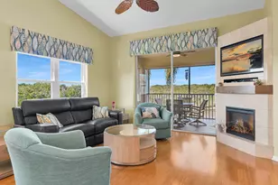 162 Newport Dr, Naples, FL 34114 - Photo 4