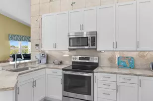 162 Newport Dr, Naples, FL 34114 - Photo 8