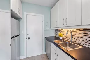 220 Seaview Ct, Marco Island, FL 34145 - Photo 10