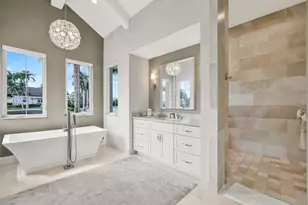 689 Pelican Ct, Marco Island, FL 34145 - Photo 14