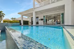 689 Pelican Ct, Marco Island, FL 34145 - Photo 32