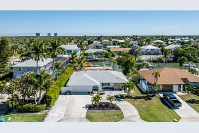 403 Grenada Avenue, Naples, FL 34113 - Photo 4