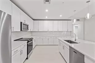 196 Indies Dr E, Naples, FL 34114 - Photo 6