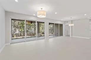 196 Indies Dr E, Naples, FL 34114 - Photo 10