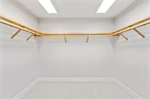 196 Indies Dr E, Naples, FL 34114 - Photo 22