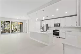 196 Indies Dr E, Naples, FL 34114 - Photo 4