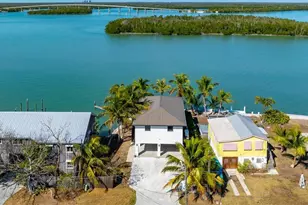 232 Harbor Pl N, Goodland, FL 34140 - Photo 4