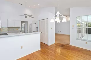 60 Brampton Ln, Naples, FL 34104 - Photo 12