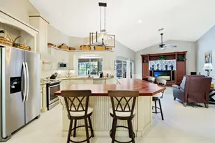 146 Muirfield Cir, Naples, FL 34113 - Photo 10