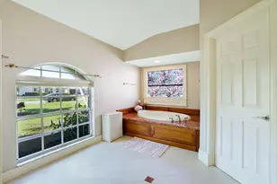 146 Muirfield Cir, Naples, FL 34113 - Photo 18