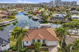 829 Wintergreen Ct, Marco Island, FL 34145 - Photo 2