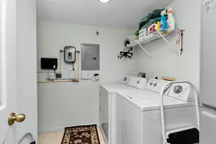 1001 Eastham Way, Naples, FL 34104 - Photo 18