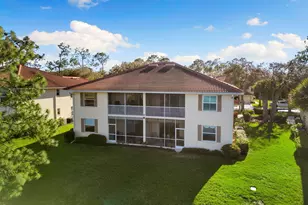 500 Robin Hood Cir, Naples, FL 34104 - Photo 32