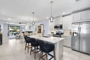 14683 Edgewater Cir, Naples, FL 34114 - Photo 4