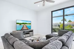 782 Saturn Ct, Marco Island, FL 34145 - Photo 14