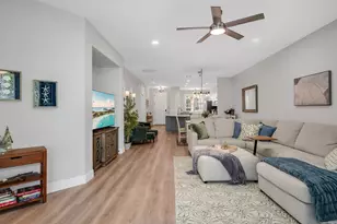 4843 Hampshire Ct, Naples, FL 34112 - Photo 4