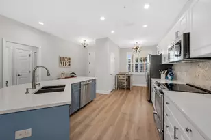 4843 Hampshire Ct, Naples, FL 34112 - Photo 10