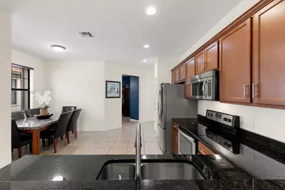 1570 Oceania Dr S, Naples, FL 34113 - Photo 4