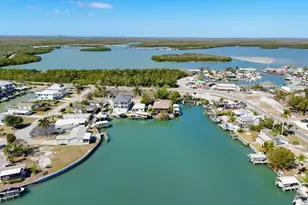 610 Sunset Dr, Goodland, FL 34140 - Photo 22