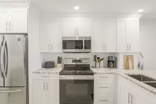 380 Seaview Ct, Marco Island, FL 34145 - Photo 4