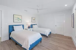 1401 Salvadore Ct, Marco Island, FL 34145 - Photo 10