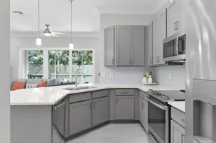 238 Indies Dr E, Naples, FL 34114 - Photo 10