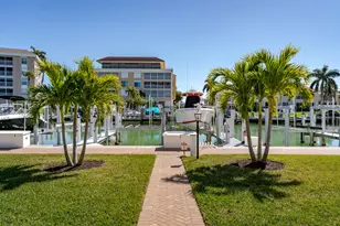 907 Panama Ct, Marco Island, FL 34145 - Photo 2