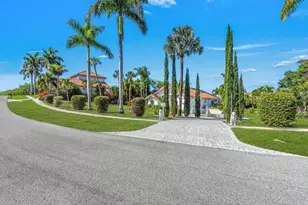 620 Inlet Dr, Marco Island, FL 34145 - Photo 4