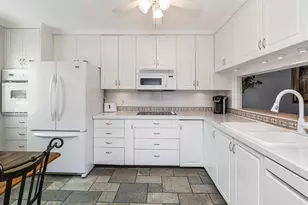 3032 Sandpiper Bay Cir, Naples, FL 34112 - Photo 8