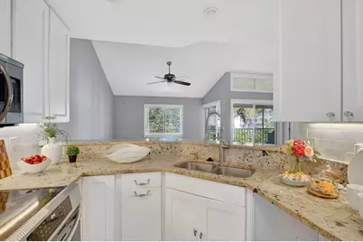 2810 Citrus Lake Drive #U-201, Naples, FL 34109 - Photo 6