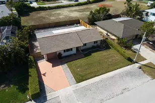 188 Gulfstream St, Marco Island, FL 34145 - Photo 28