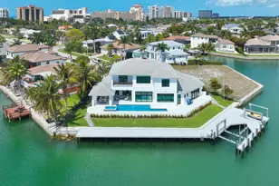 999 Spruce Ct, Marco Island, FL 34145 - Photo 2