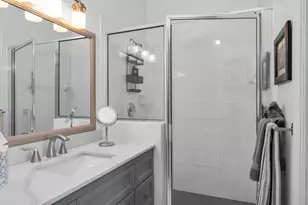 194 Newport Dr, Naples, FL 34114 - Photo 16