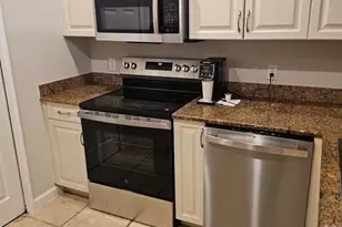 13131 Bella Casa Cir, Fort Myers, FL 33966 - Photo 8