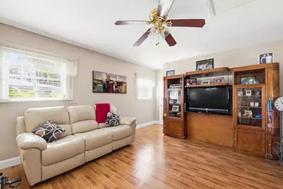 47 Constitution Drive, Naples, FL 34112 - Photo 4