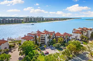 406 La Peninsula Blvd, Naples, FL 34113 - Photo 4