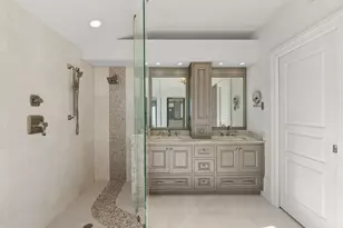 406 La Peninsula Blvd, Naples, FL 34113 - Photo 8