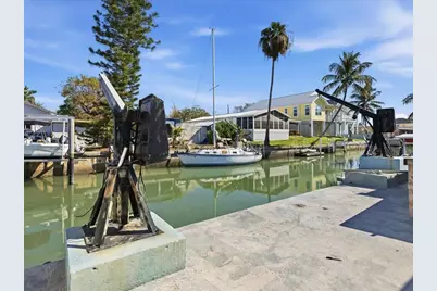 657 E Palm Avenue, Goodland, FL 34140 - Photo 2