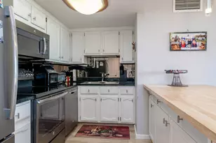 180 Seaview Ct, Marco Island, FL 34145 - Photo 4