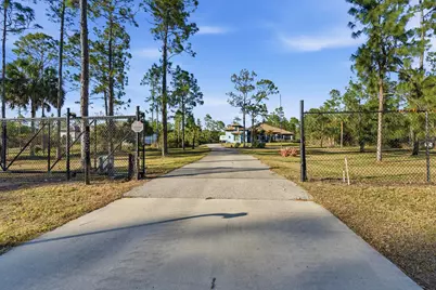 2935 2nd Avenue NE, Naples, FL 34120 - Photo 2