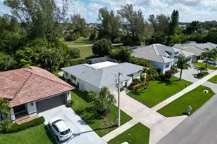 631 Diplomat Ct, Marco Island, FL 34145 - Photo 24