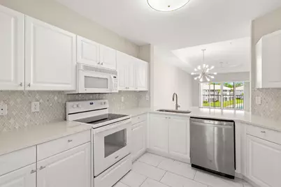 7846 Regal Heron Circle #306, Naples, FL 34104 - Photo 6